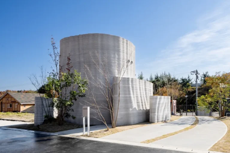 Japan’s first 3D-printed two-story earthquake-resistant home built by Kizuki using advanced construction technology.